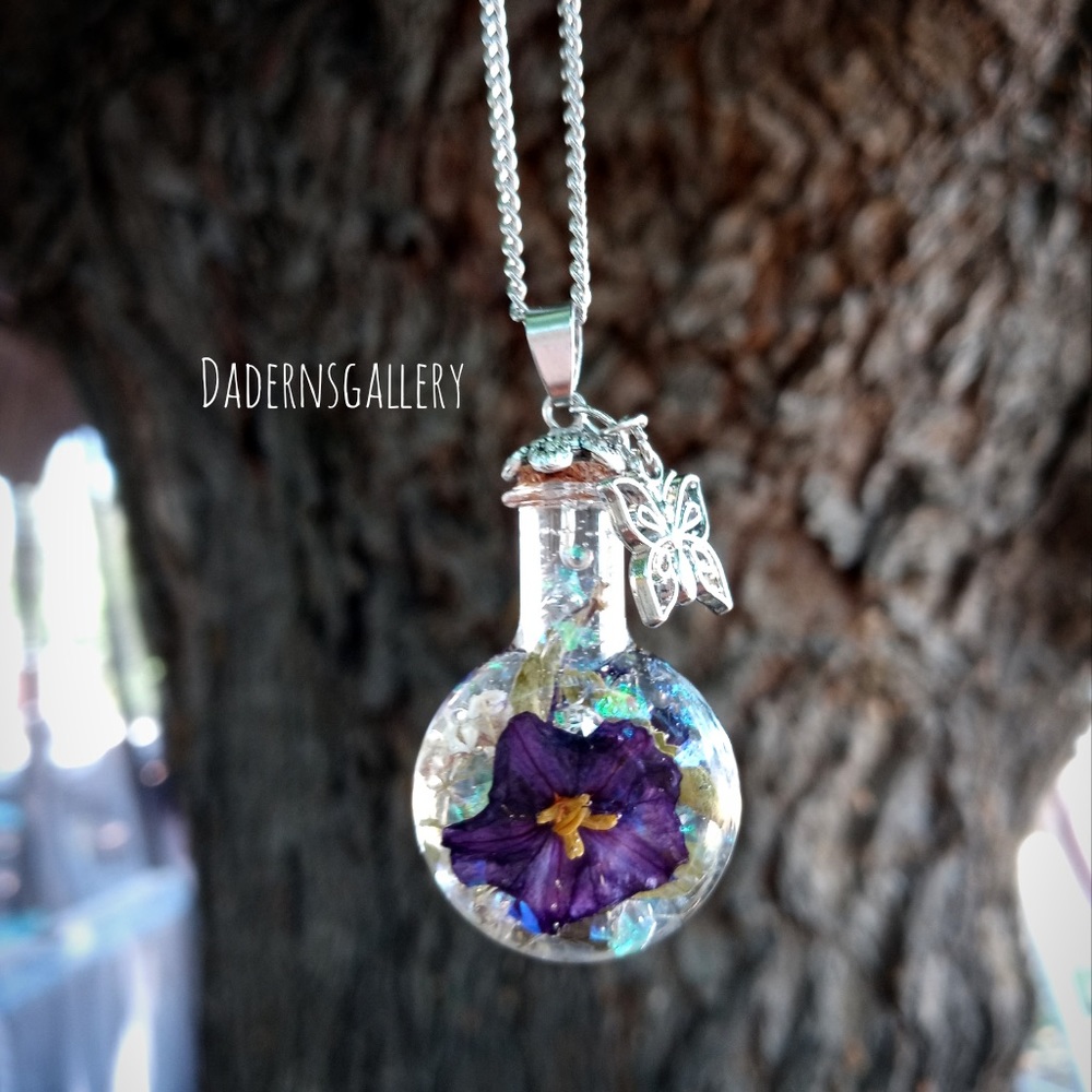 Not for sale‼️Handmade terrarium necklace dried flower capsuled in a bottle - Picture 5 of 11